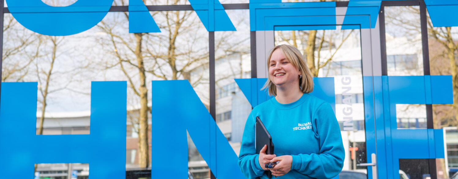 2504 BT VC Manon HR 01